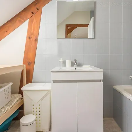 Hébergement de vacances Lumineux Avec Jardin Privatif Près Des Plages, équipement Bébé Et Recharge électrique - Fr-1-306-1104 *