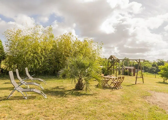 Lumineux Avec Jardin Privatif Pres Des Plages, Equipement Bebe Et Recharge Electrique - Fr-1-306-1104 * Mesquer